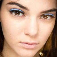 How To Pull Off The Aqua Eyeliner Trend